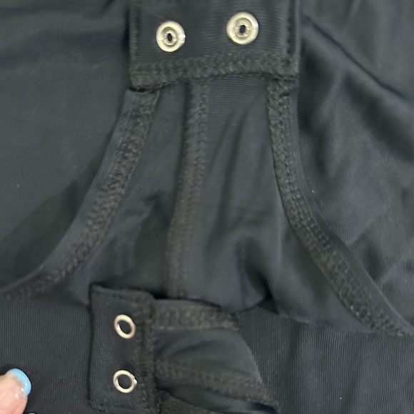 FARM Rio Black Cutout Long Sleeve Bodysuit NWOT Large - Picture 15 of 15
